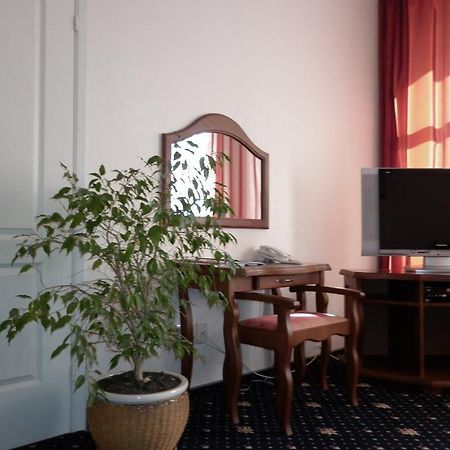 Pushkinskaya Hotel Rostov-on-Don Phòng bức ảnh